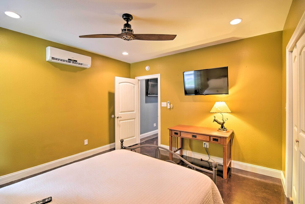 Waveland Family House, 4-minute Drive to the Beach