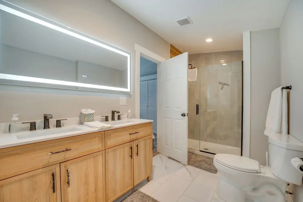 2 Blocks to Dtwn Chelan: Home w/ Hot Tub & Pool