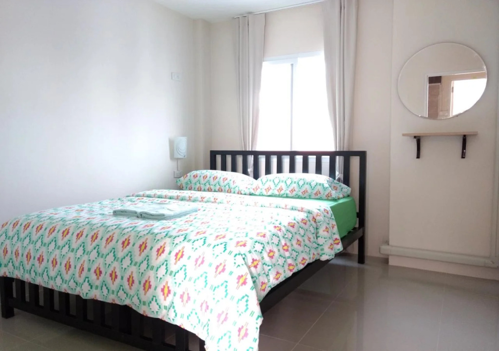 Rama 9 Kamin Bird Hostel