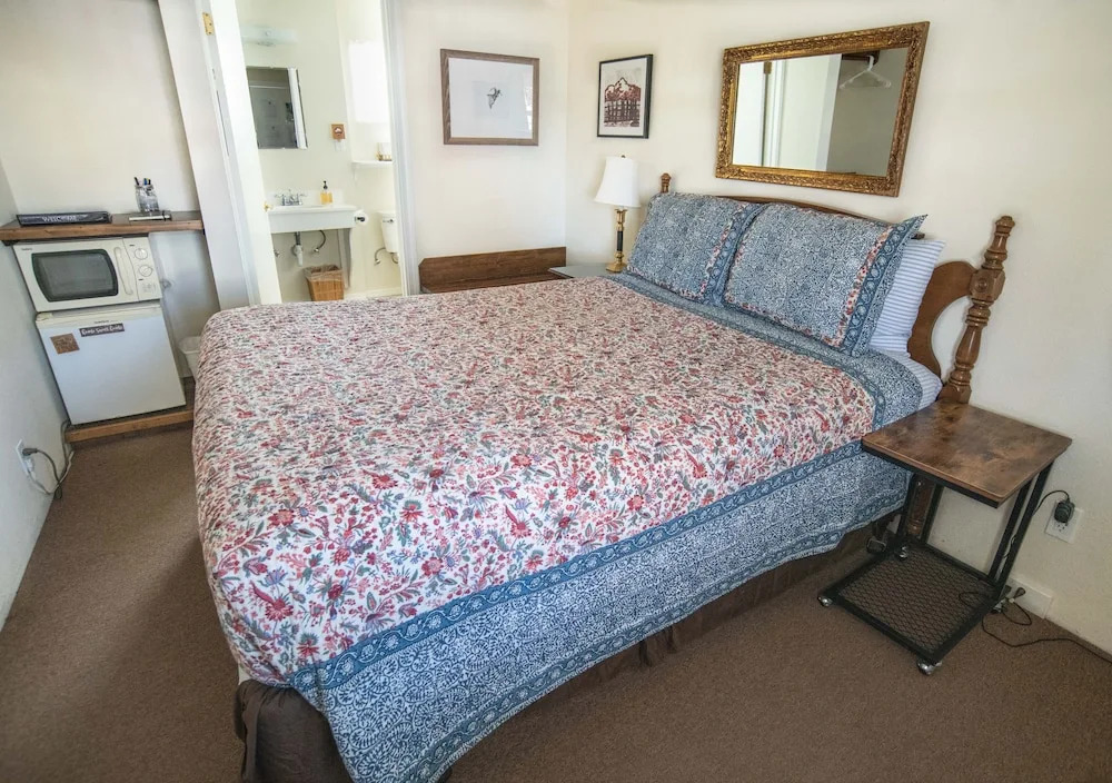 Mt Williamson Motel and Basecamp