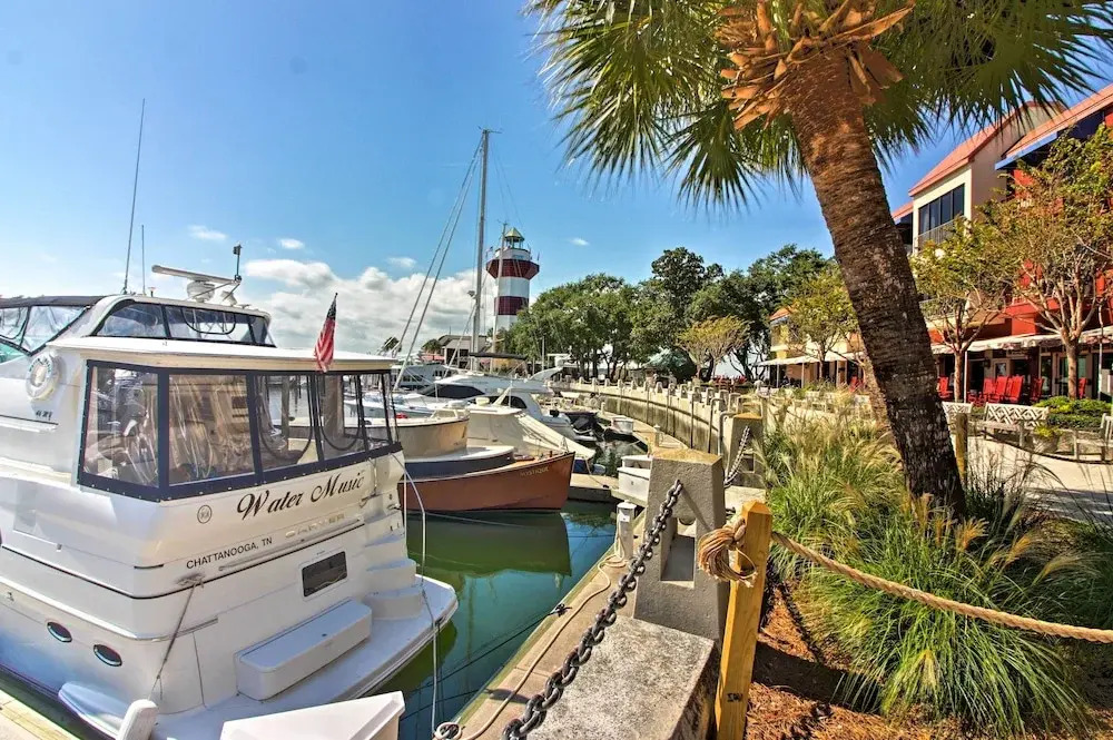 Villa w/ Golf Course Views, Walk to Harbour Town