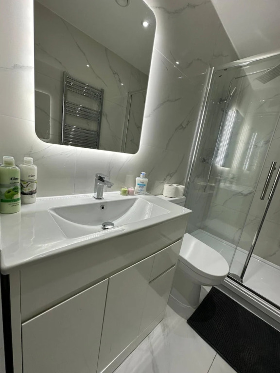 London 1 bed Luxe Flat Ilford Beautiful