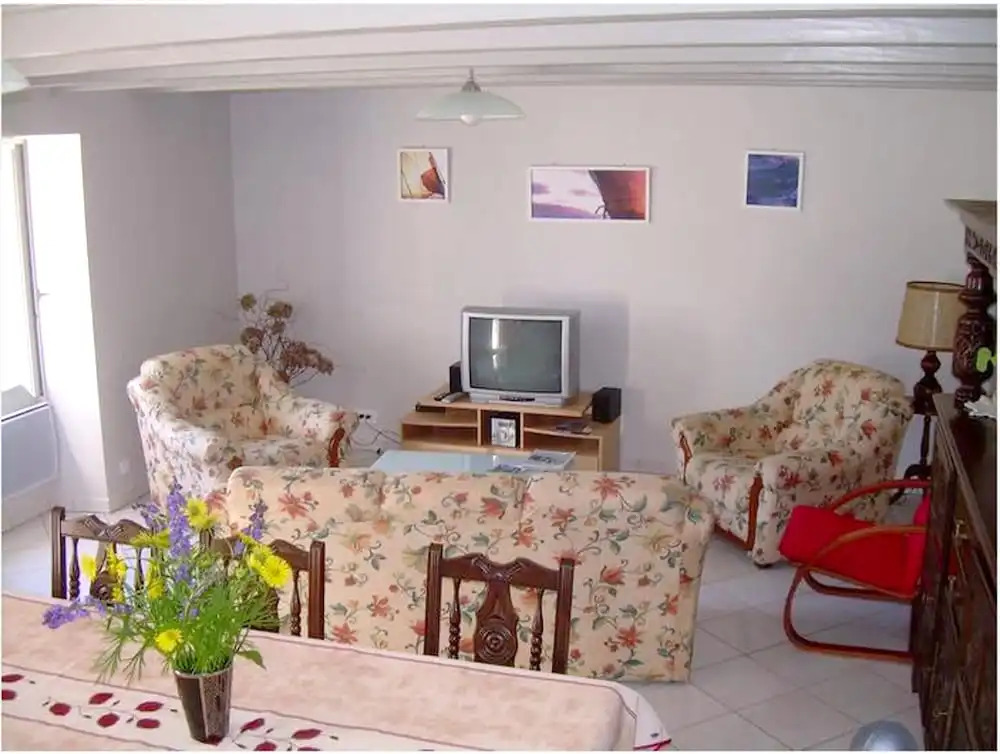 House With 3 Bedrooms in Vic-fezensac, With Wifi - 146 km From the Slo