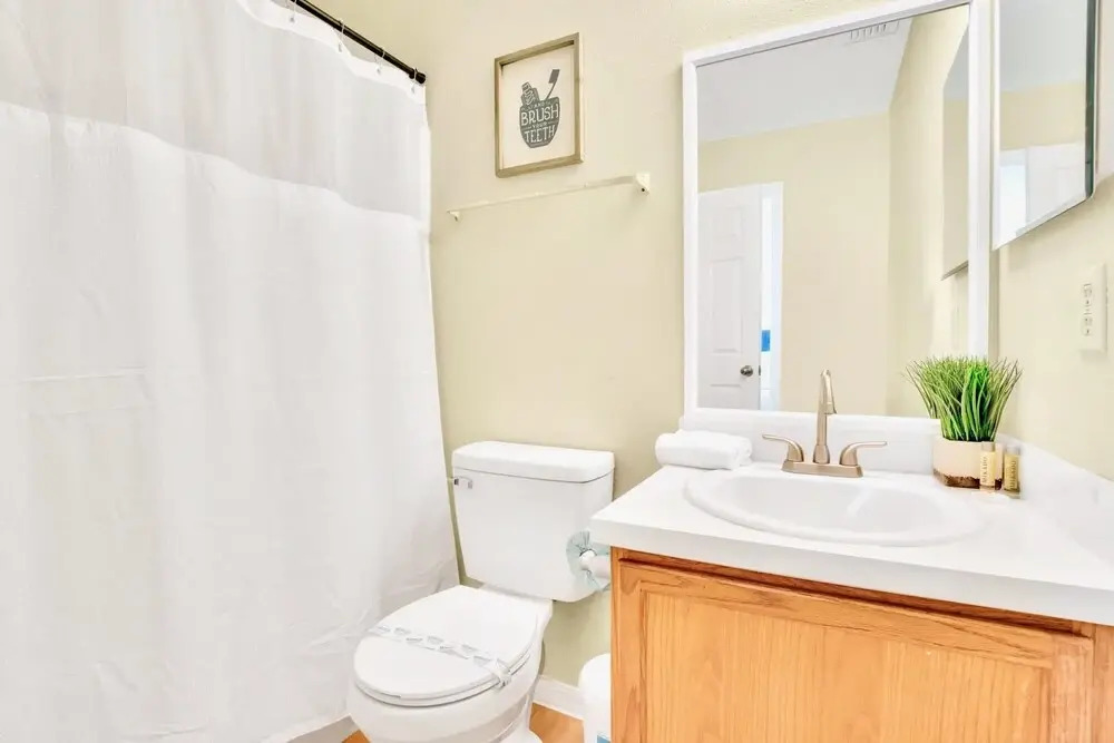 6BR Family Home With Private Pool Hot tub BBQ