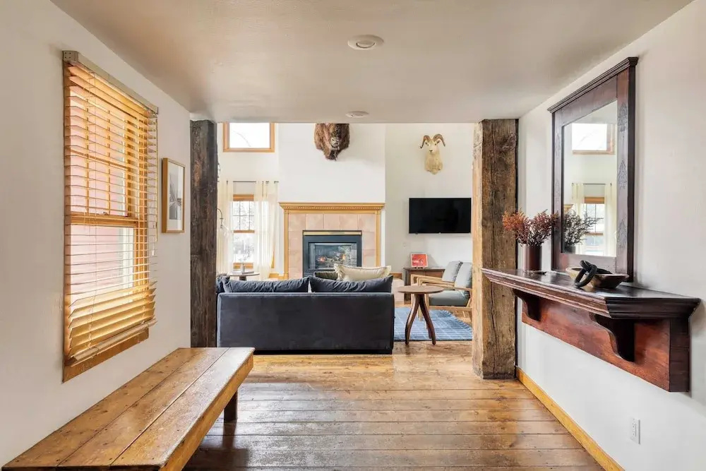 Holly by Avantstay In the Heart of Breckenridge w/ Hot Tub, Game Room & Roof Top Patio Sleeps 24