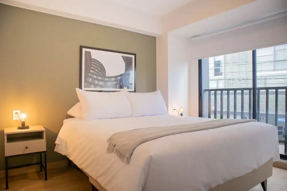 w Elegant 2BR w/ Great Balcony in Miraflores