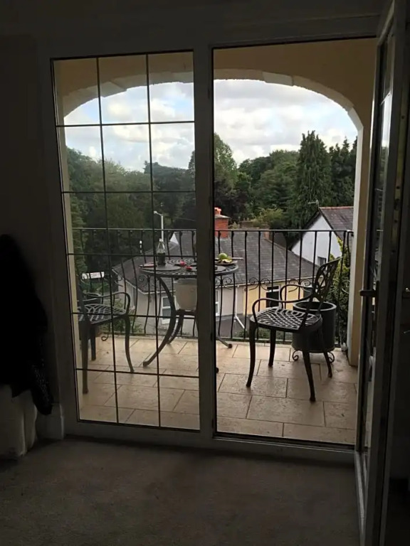 Wynberg House Swansea Bed  Breakfast