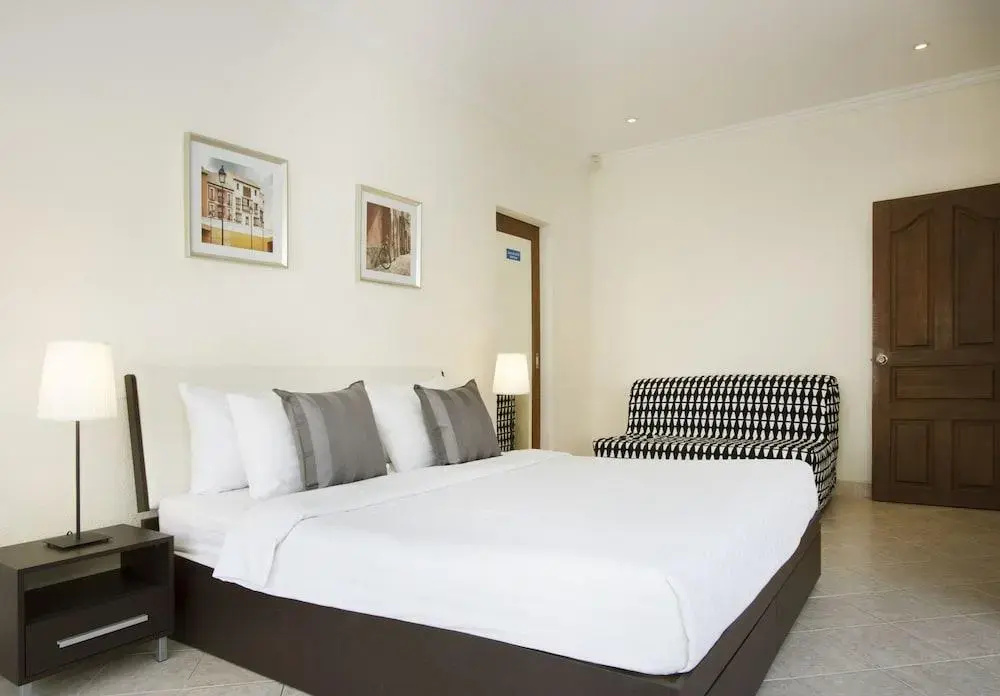 Avoca Pool Villas