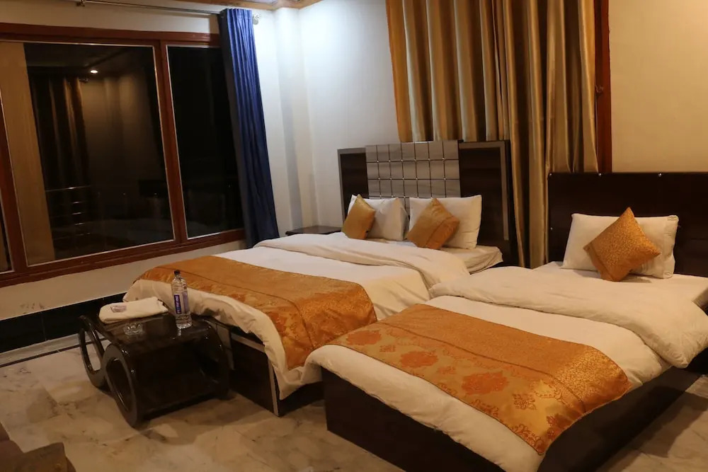 Hotel Malamjabba Palace by Khan Familia Travels