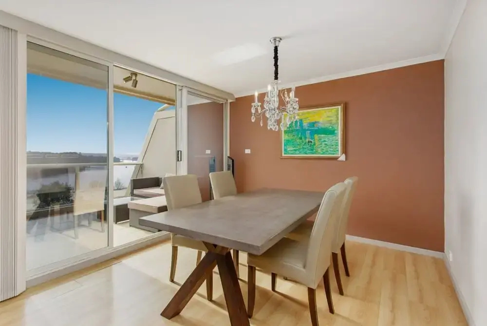 2-bed Unit With Balcony, BBQ & Stunning Lake Views