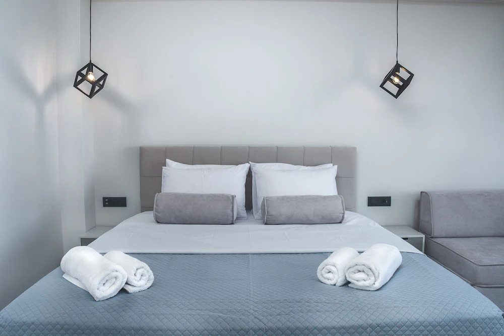 Dionisos Luxury Suites