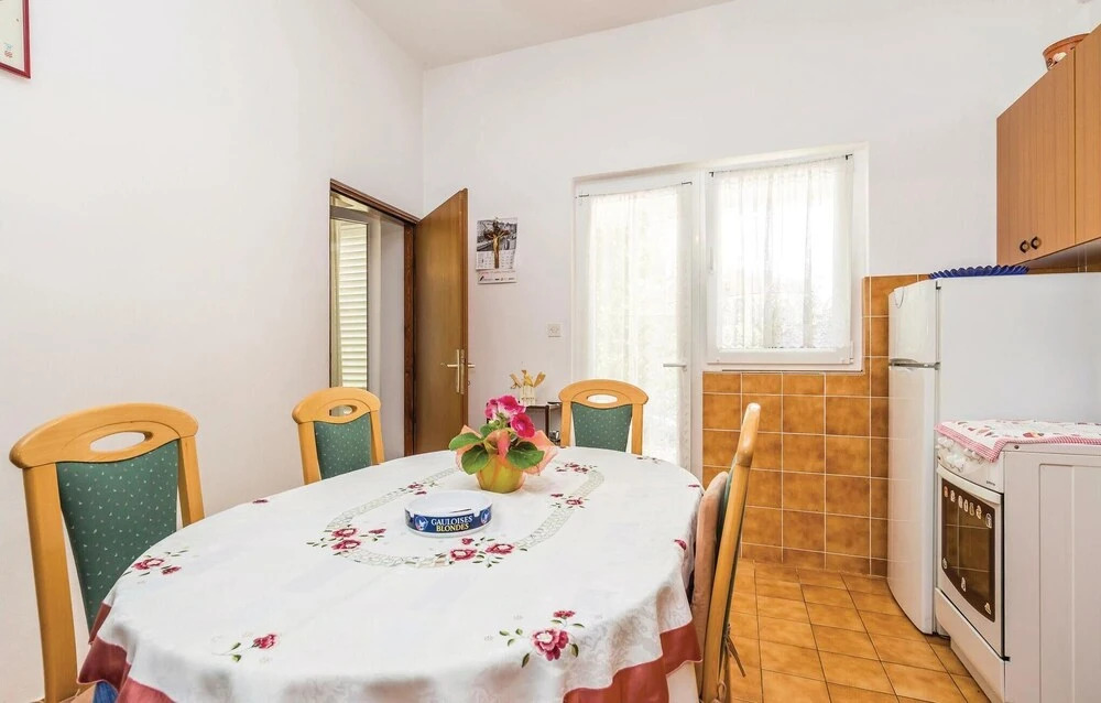Awesome Apartment in Barbat-rab With 3 Bedrooms and Wifi