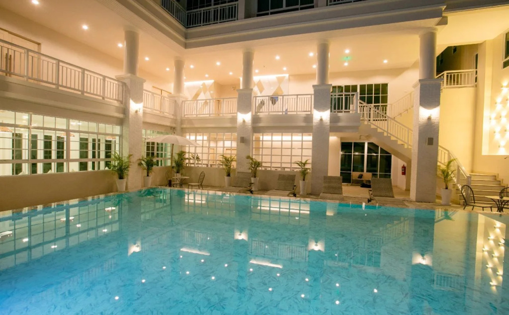 De Hug Hotel & Residence