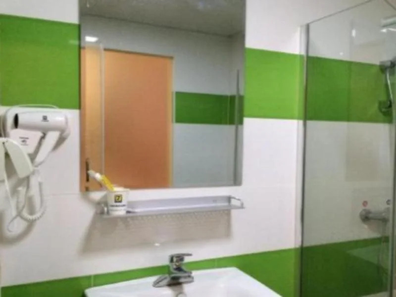 7 Days Inn Zhenjiang Dashikou Branch