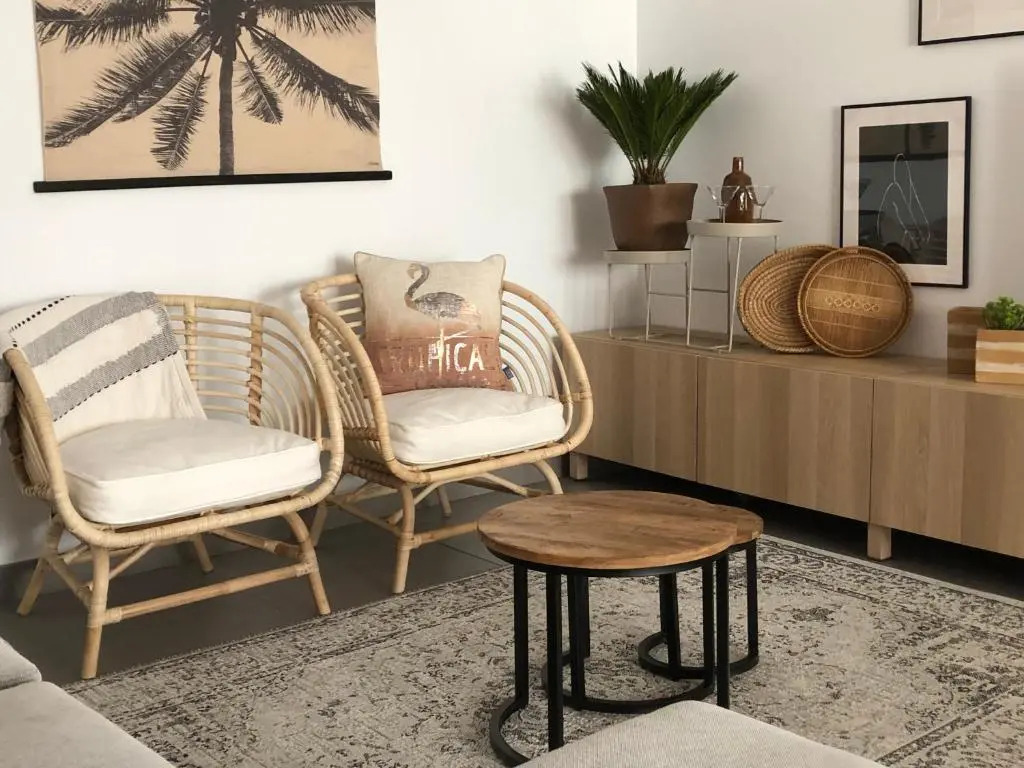Apartment - Sleeps 4 - Parking - Garden - Pool