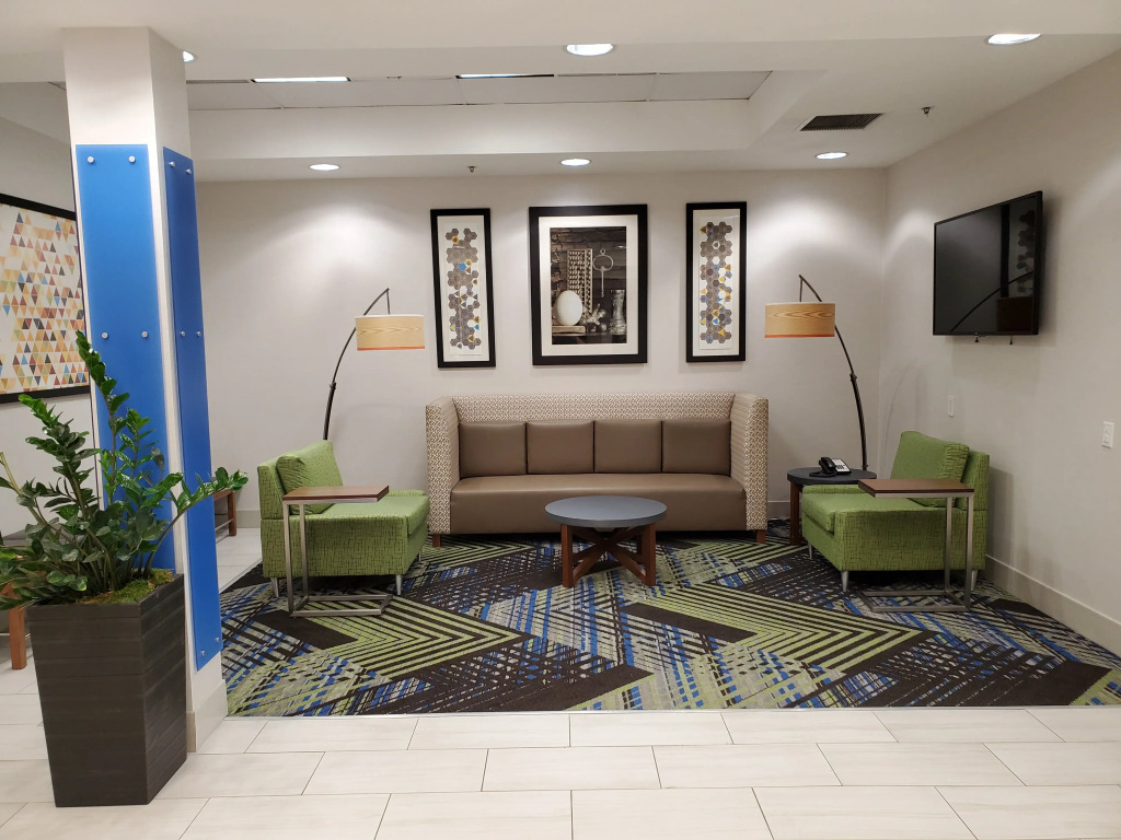 Holiday Inn Express Hotel & Suites Seattle North - Lynnwood by IHG