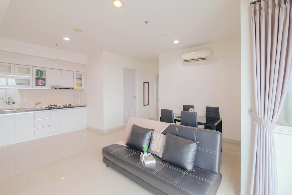 Modern Peach Touch 2Br At Grand Kamala Lagoon Apartment