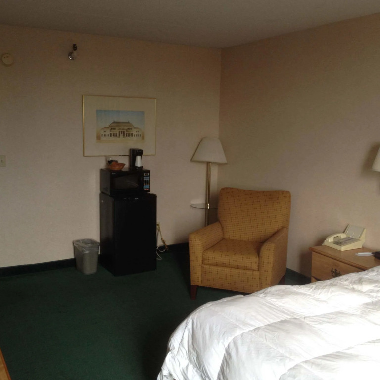 Roseville Inn