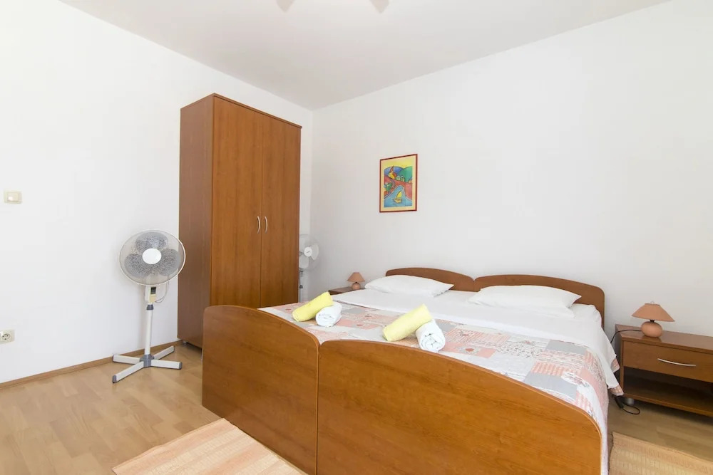 Apartments Jakov
