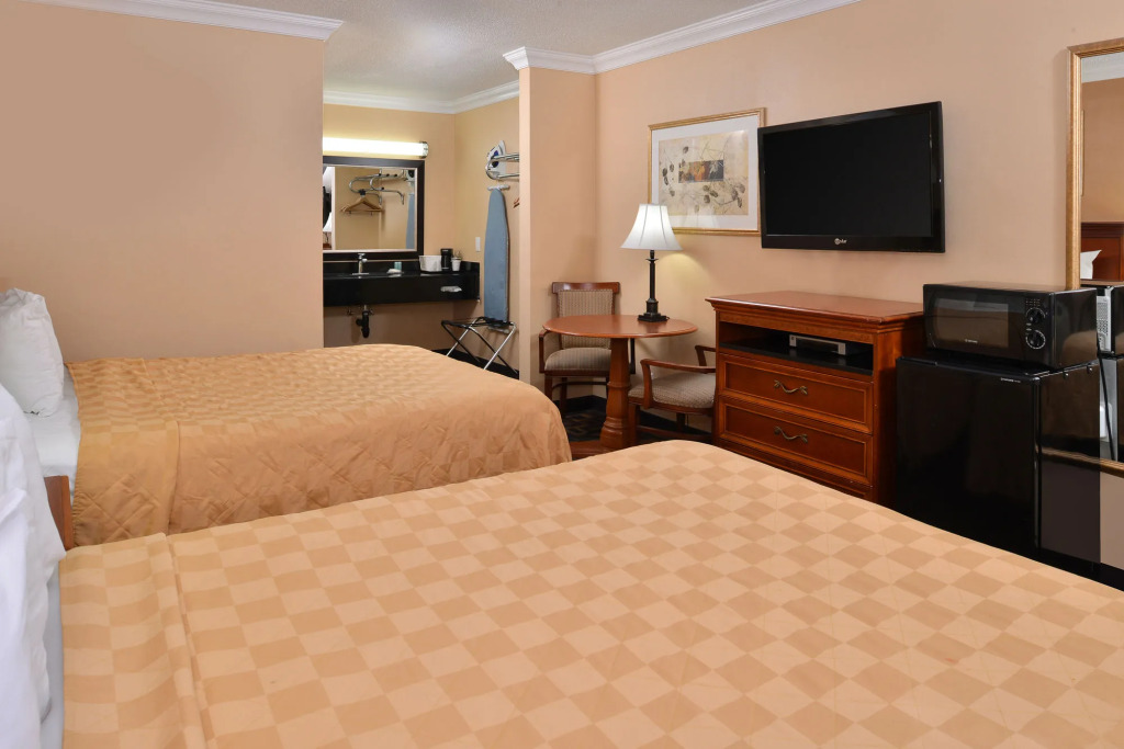 Torch Lite Inn at the Beach Boardwalk