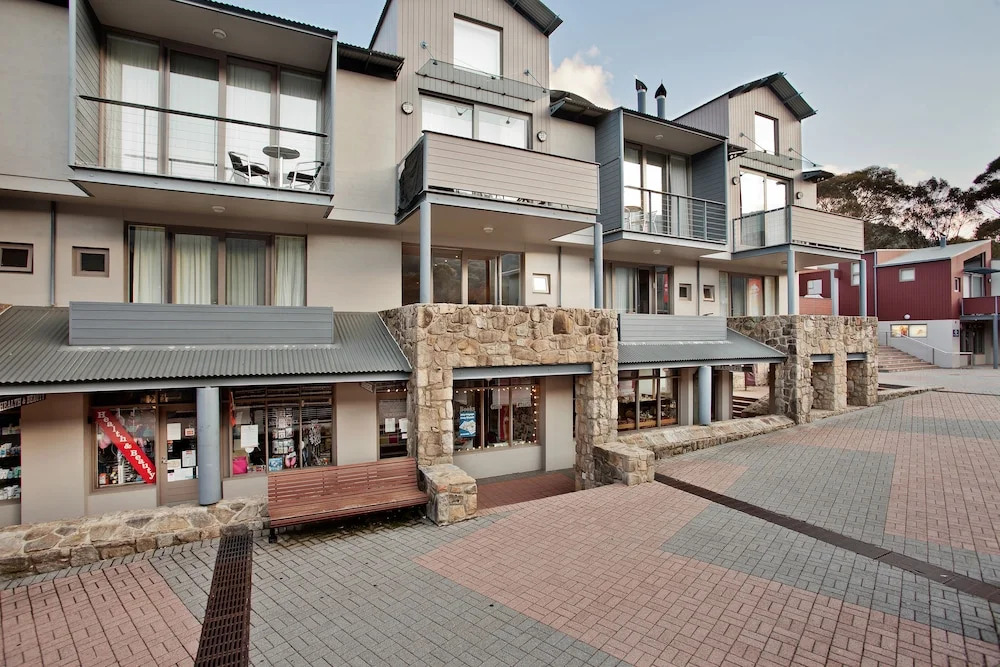 Nanook Thredbo Squatters Run