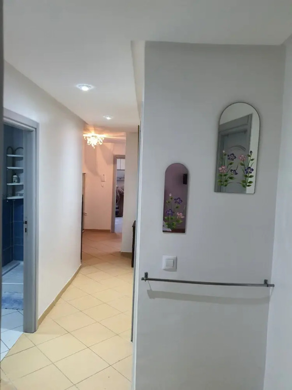 Familiar Luxury Apartment