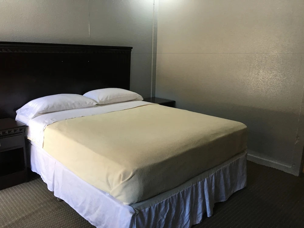 Universal Inn