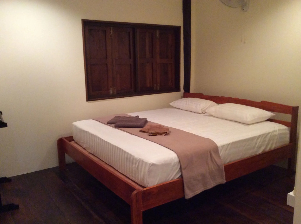 Shine Talay Guesthouse
