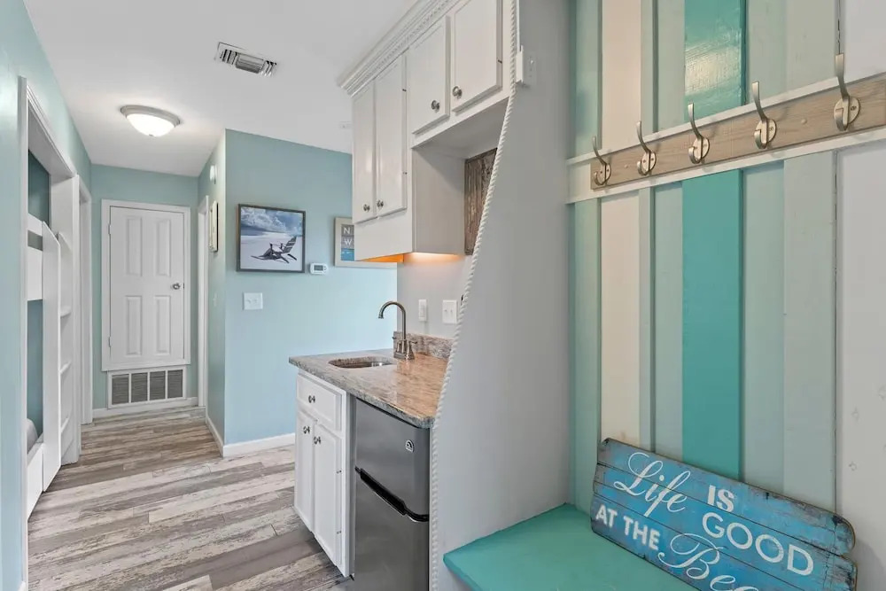 Let the Good Tides Roll 3BR 2BA 10