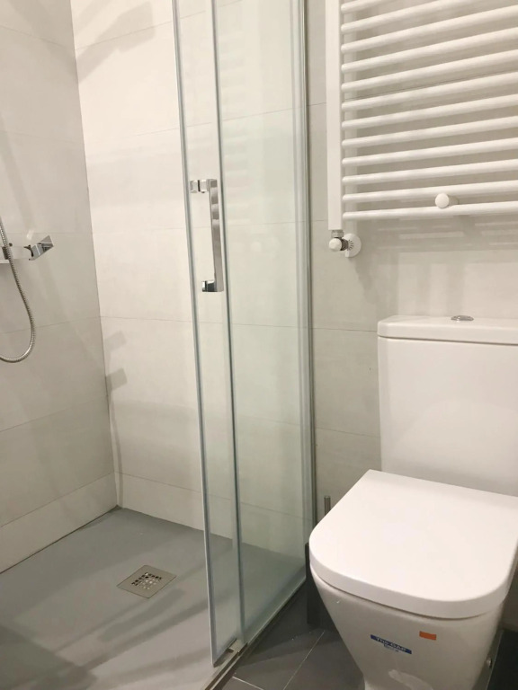 Apartamento recién reformado en avenida Reina Victoria