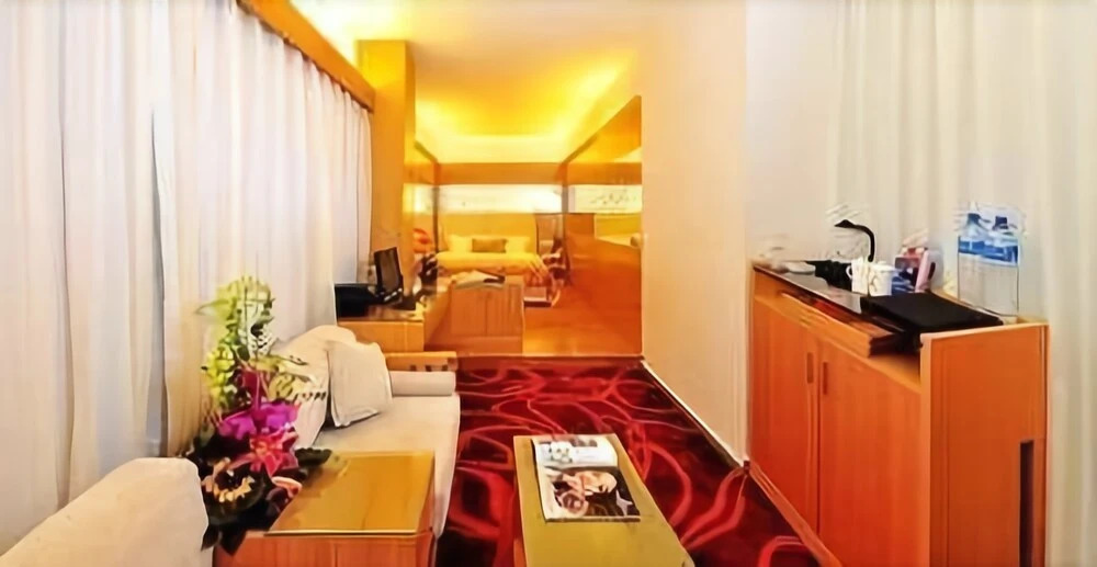 Huayu Runzhu Hotel