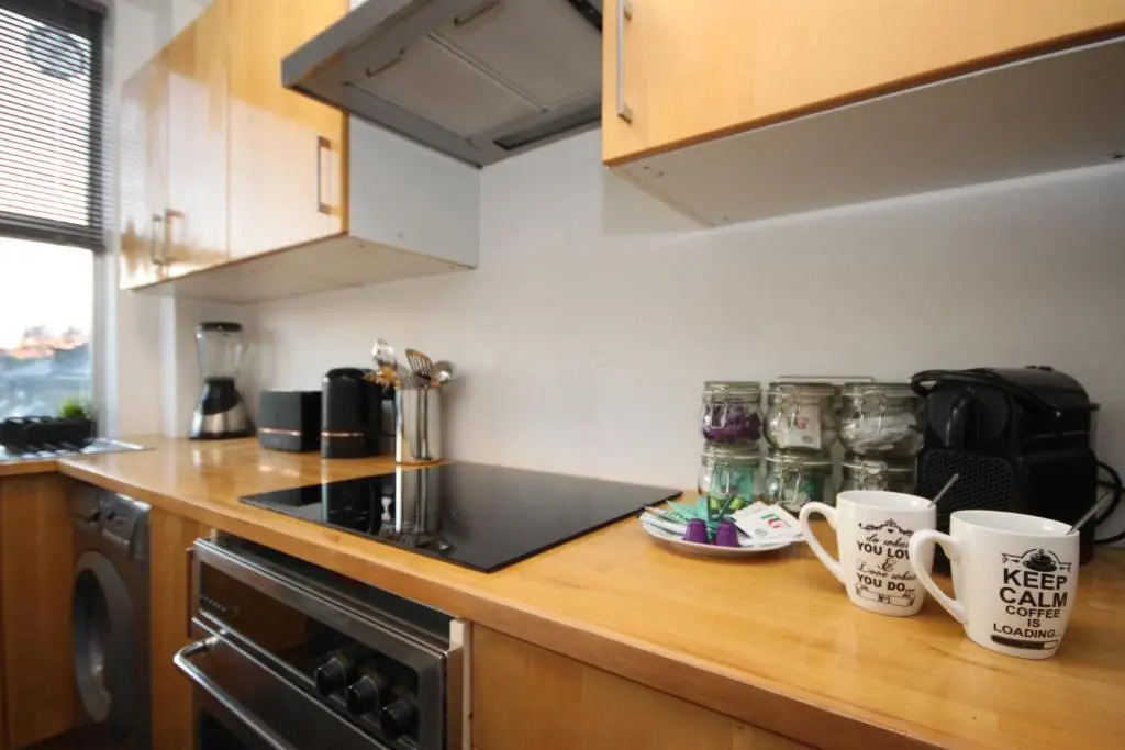 Camden Town Spacious 2 Bedroom Apartment - Sleeps 5 guests!