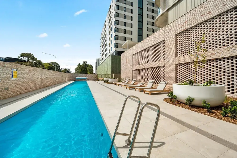 Bright 2-bed Apartment With Gym, BBQ & Pool Access