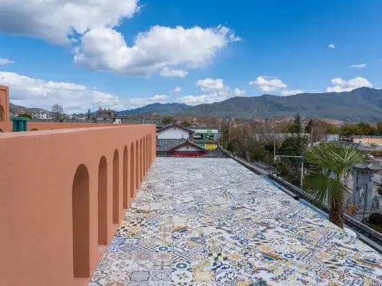 Lijiang Jirui Inn