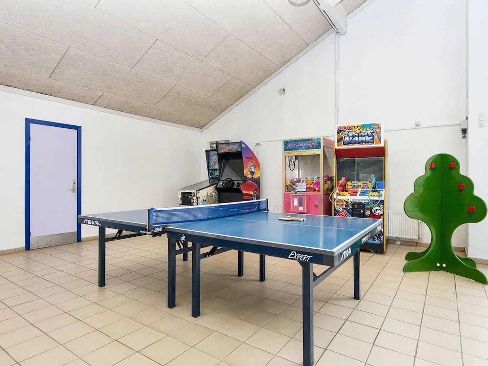 4 person holiday home on a holiday park in Hemmet