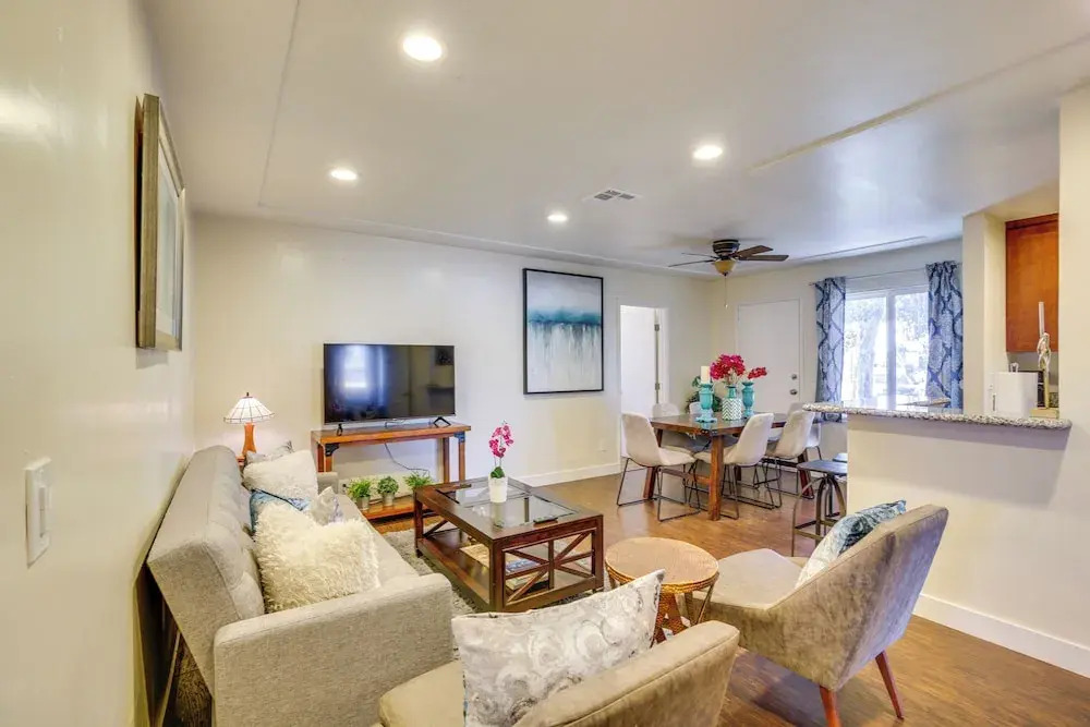 Modern Duplex Near Gaylord Resort & Bayfront!