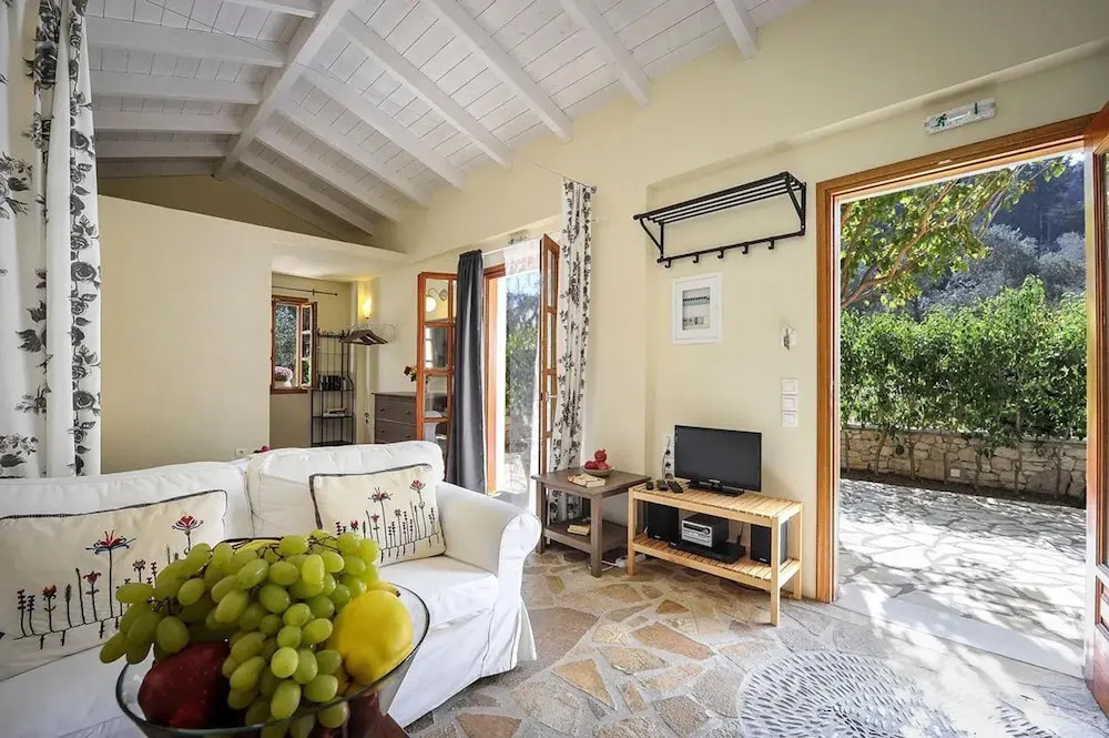 Agathi Cottage in Longos
