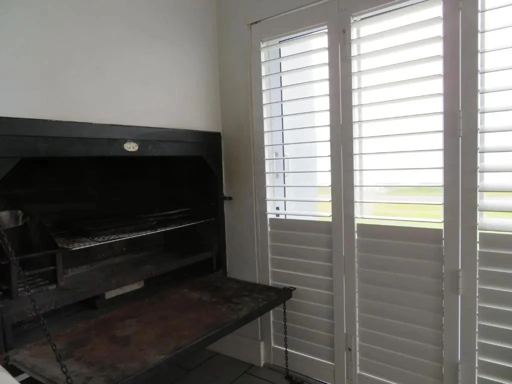 87 Marine Drive
