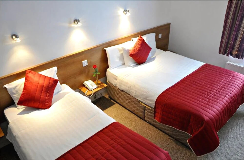 Maple Hotel