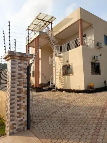 Justa Hotel Annex