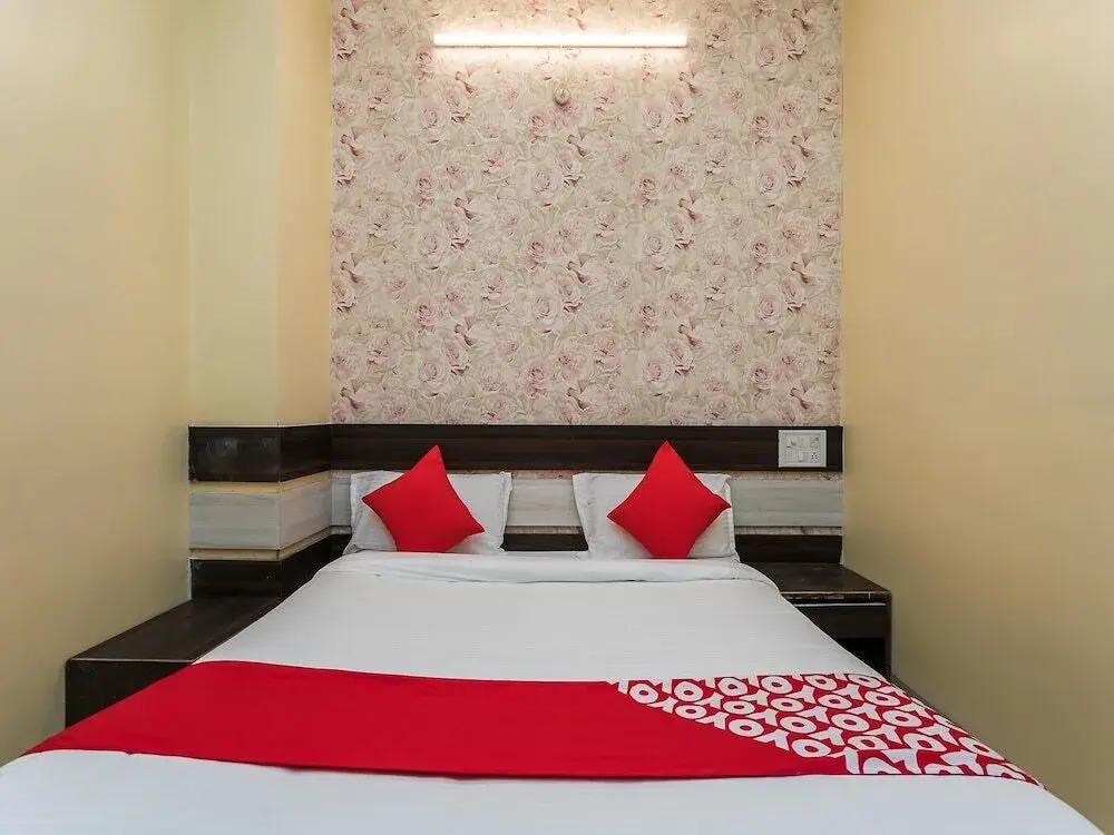 Hotel Laxmi Niwas by OYO Rooms