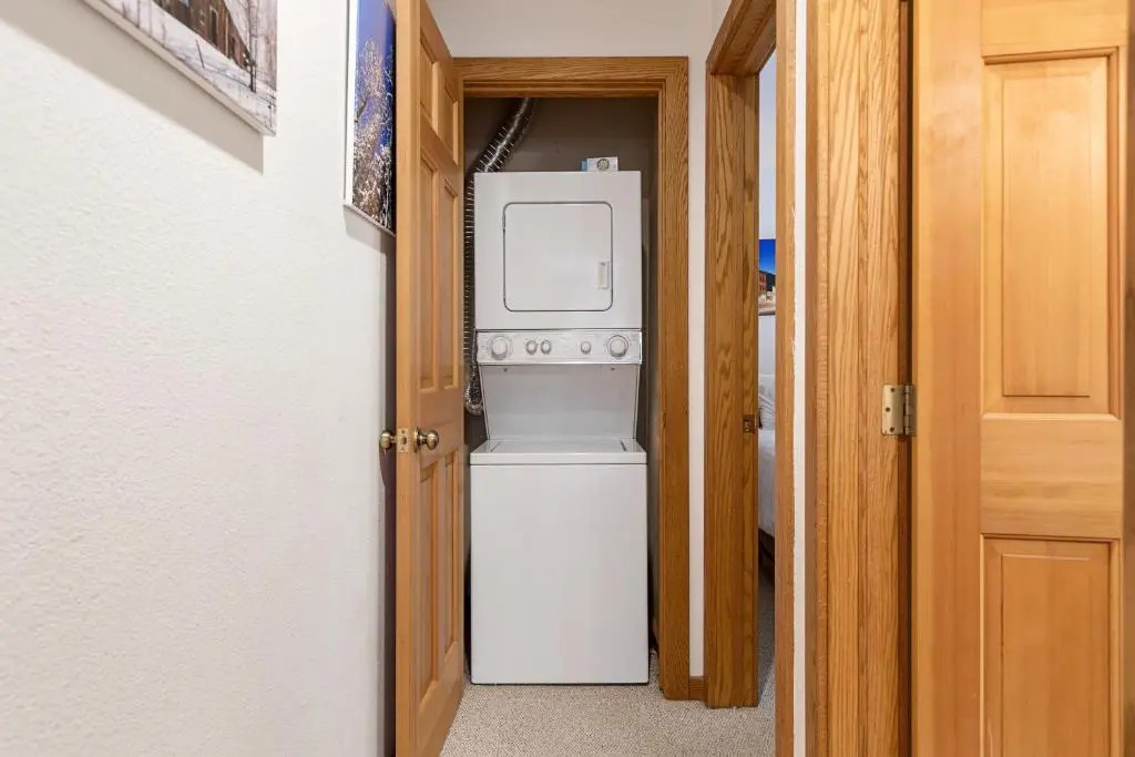 Riverside Condos D01 by Avantstay Condo Close To Downtown, Town Park & Ski Lift #8