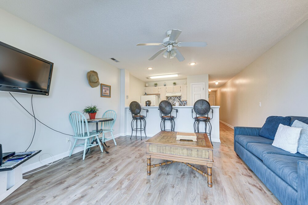 Walk to Beach: North Myrtle Beach Condo w/ Sunroom