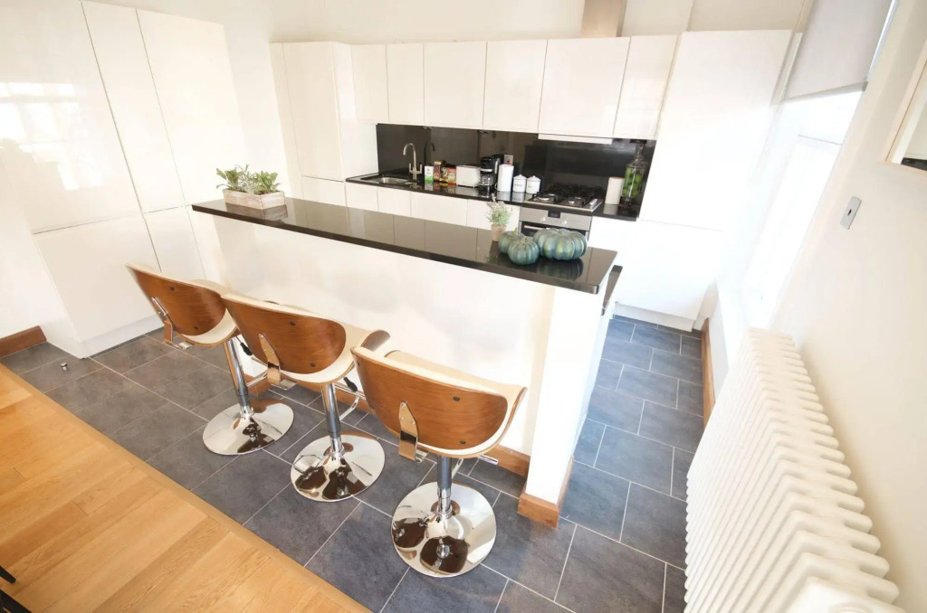 Fleet Street Apartment