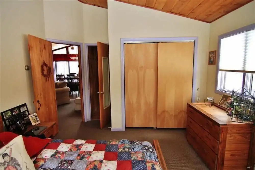 South Londonderry Home, Walk to Magic Mtn Ski Area