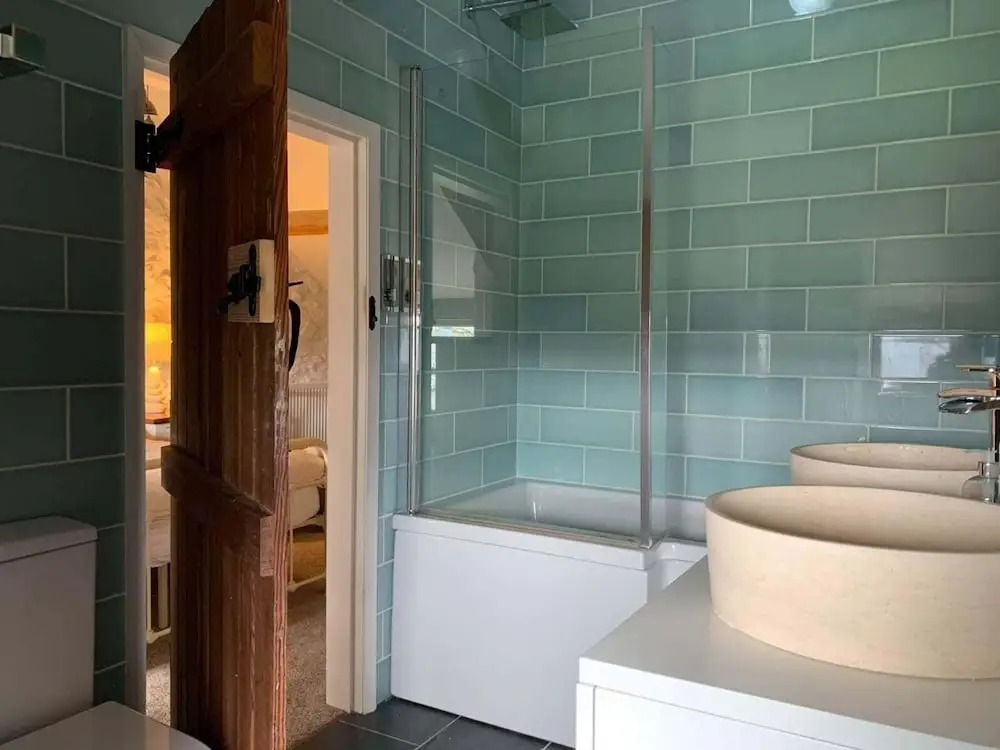 Idlewild Animal Sanctuary Farmhouse Stay - Charity