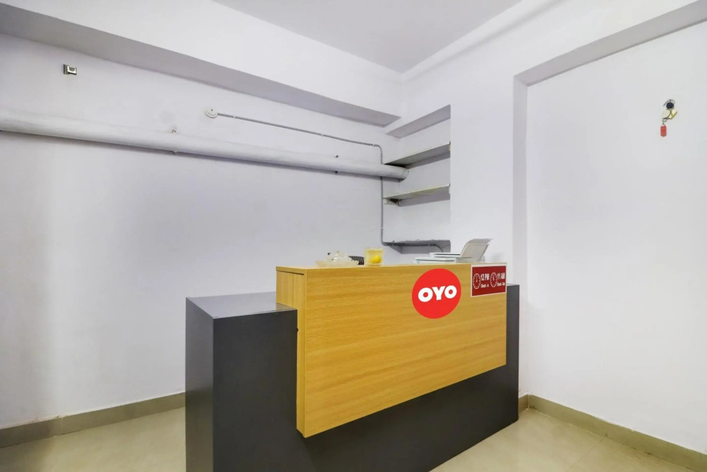 Super OYO 91856 Broholic Hotels