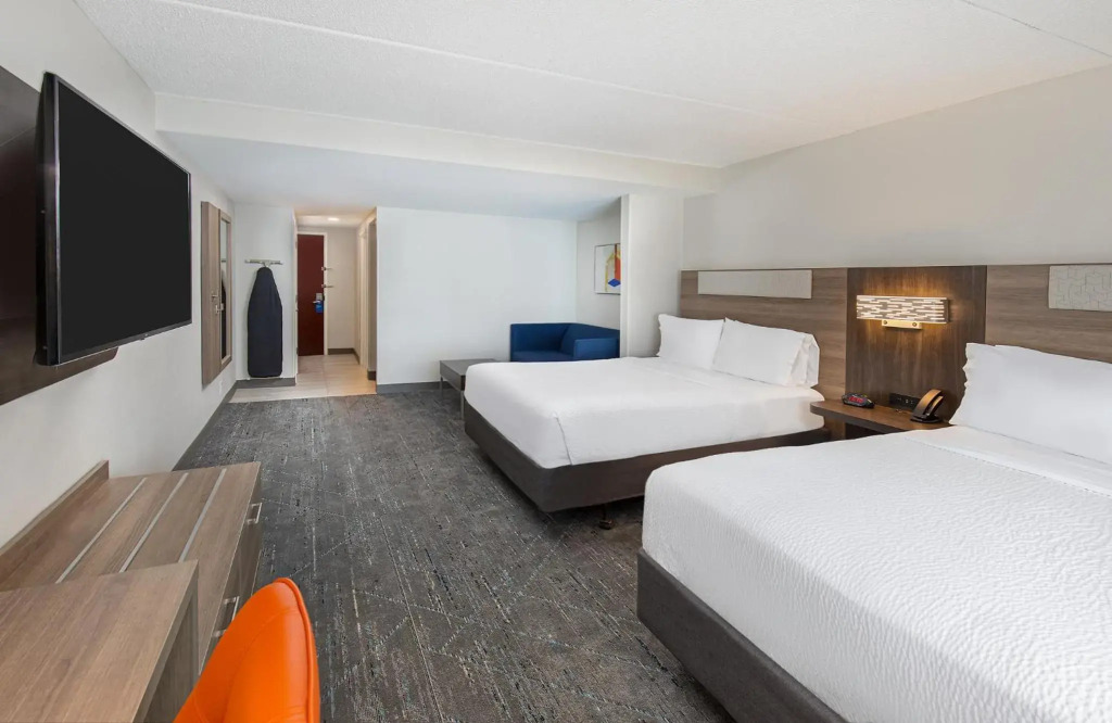 Holiday Inn Express & Suites Columbus at Northlake by IHG