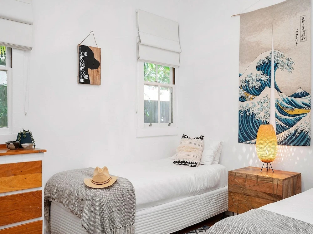 San Juan Surfers Cottage - prime Byron location