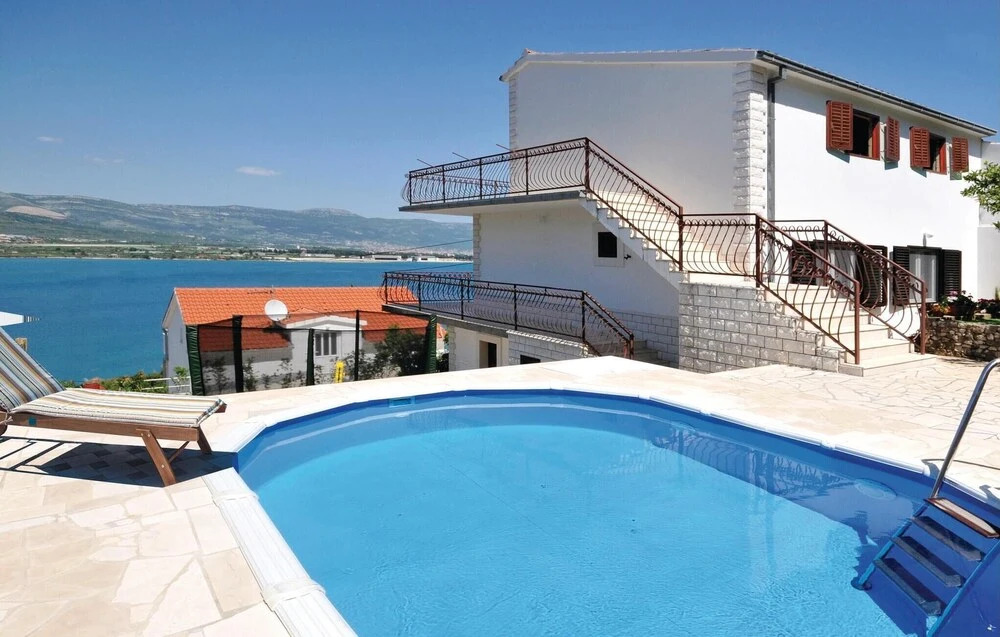 Beautiful Home in Mastrinka With 4 Bedrooms, Sauna and Outdoor Swimming Pool